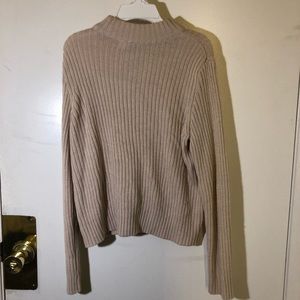 Mock neck knitted sweater